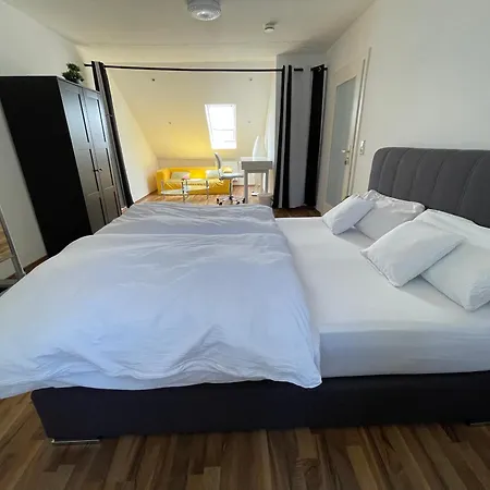 Geraeumige 3-zimmer-ferienwohnung Im Herzen Von Apartment