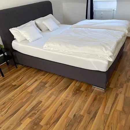 Geraeumige 3-zimmer-ferienwohnung Im Herzen Von Apartment